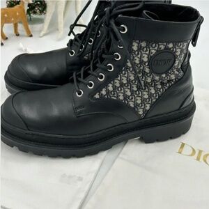 Women’s Dior explorer ankle boots size 39 made in Italy